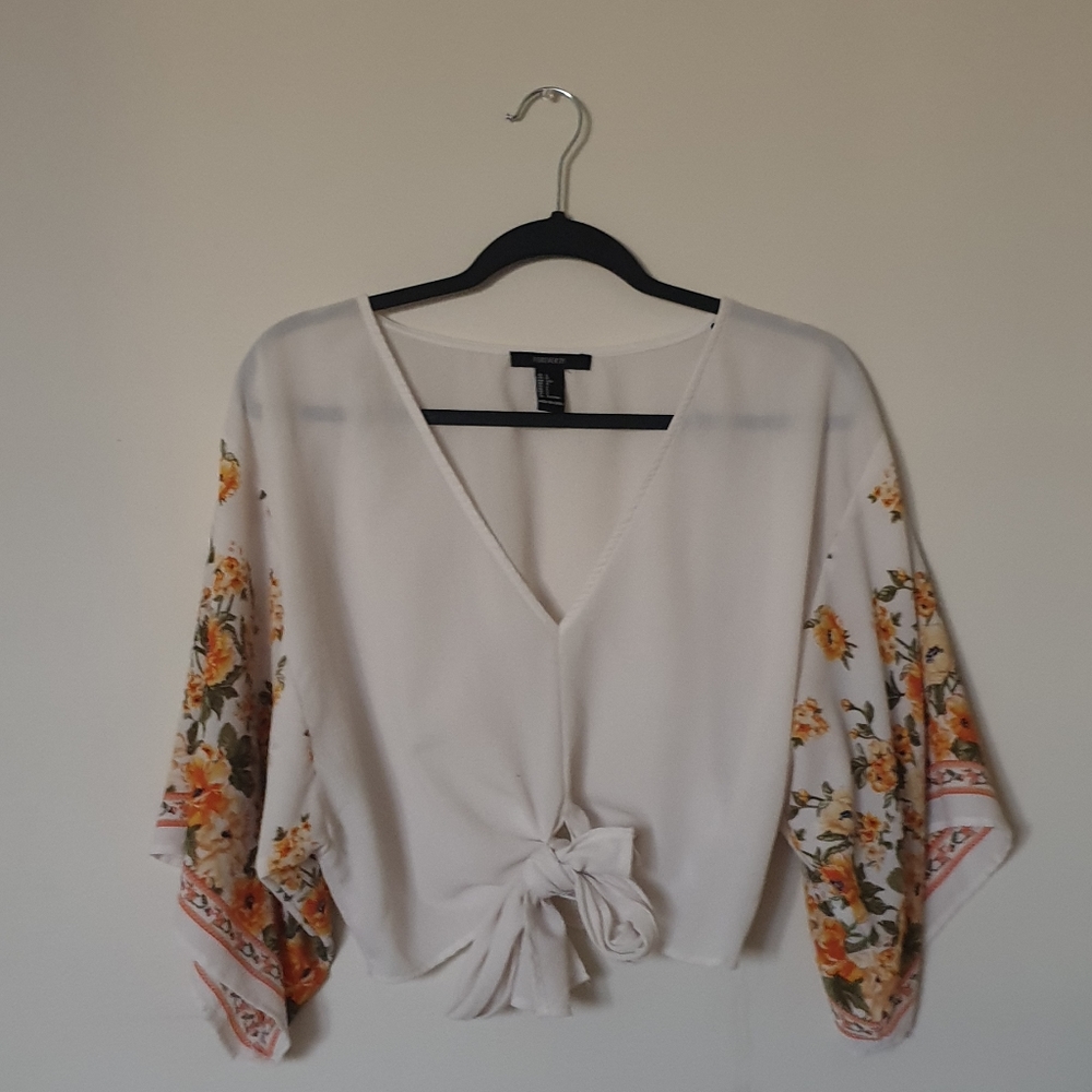 Front knot shirt
